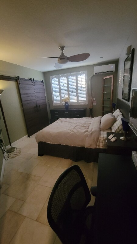 Building Photo - 1118 NE 18th Ct