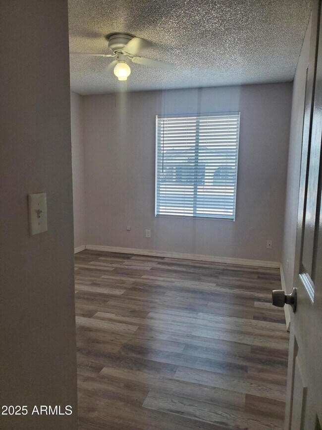 Building Photo - 1511 E Desert Dr