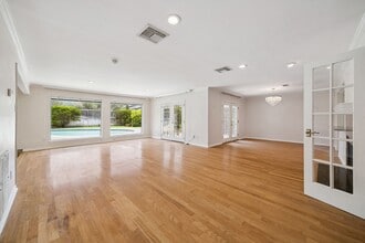 Building Photo - 10314 Olympia Dr
