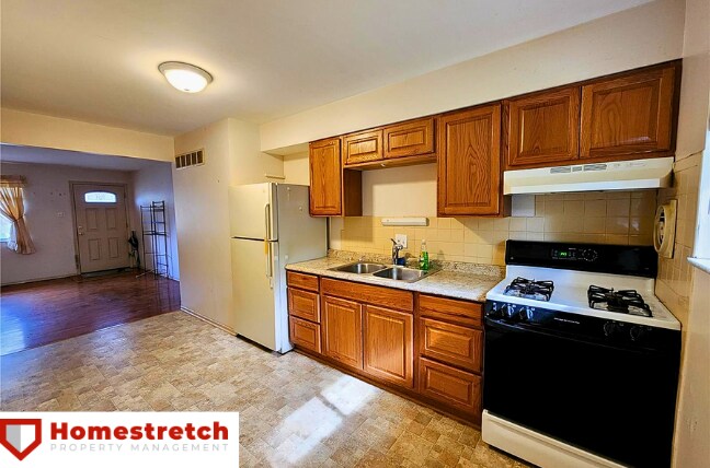 Building Photo - 10104 Douglas Ct