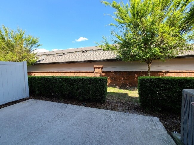 Building Photo - 3br 2.5ba at OVIEDO ON THE PARK. Tile floo...