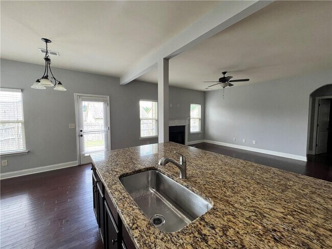 Building Photo - 3522 Fallen Oak Dr