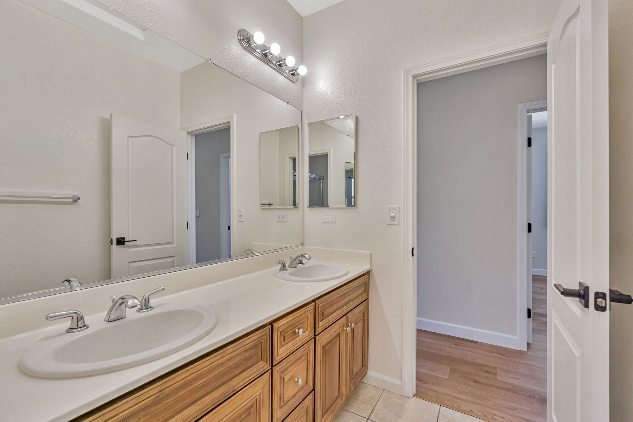 Building Photo - 2678 Deerwood Dr