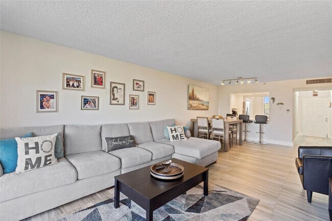 Building Photo - 1850 Homewood Blvd