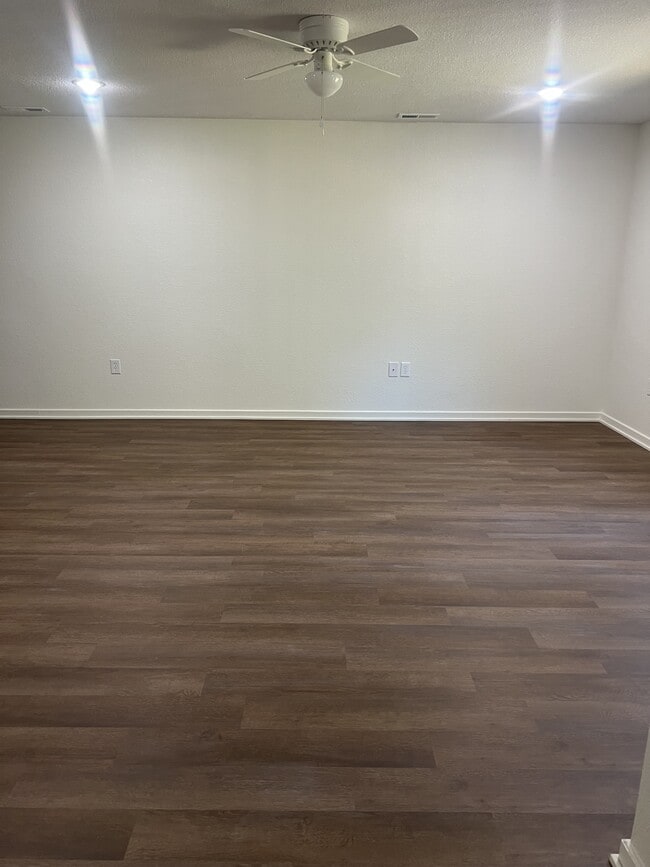 Building Photo - 219 W Culton St