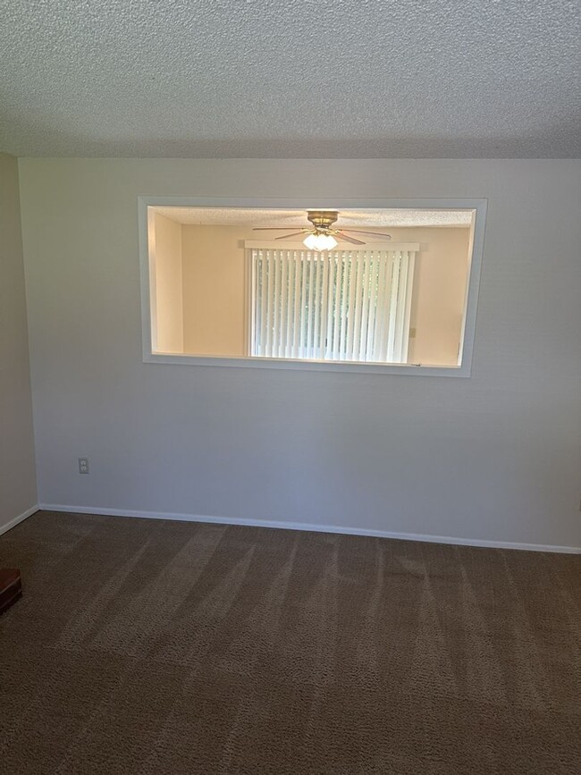 Building Photo - Three Bedroom Ranch with Large Yard!