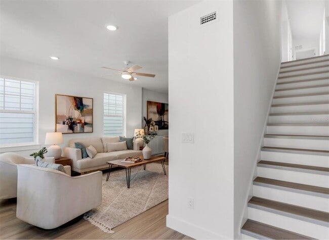 Building Photo - 2333 W Beach St