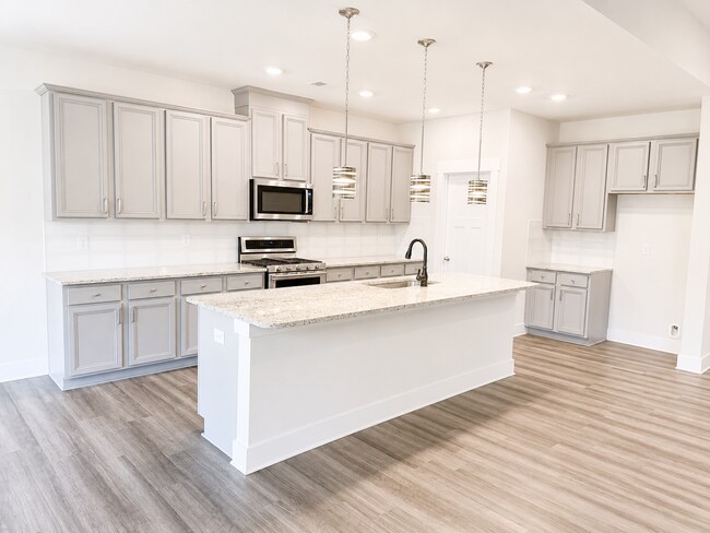 Building Photo - 404 Cattail Holw Wy