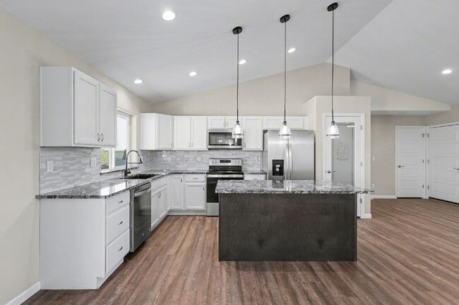 Building Photo - 1905 Tioga Ln