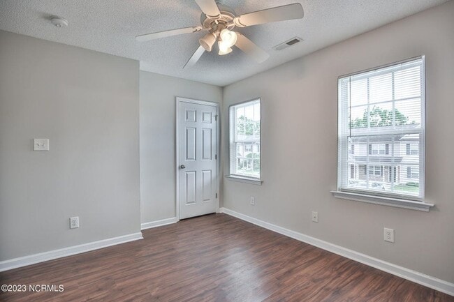 Building Photo - 4001 Banister Loop