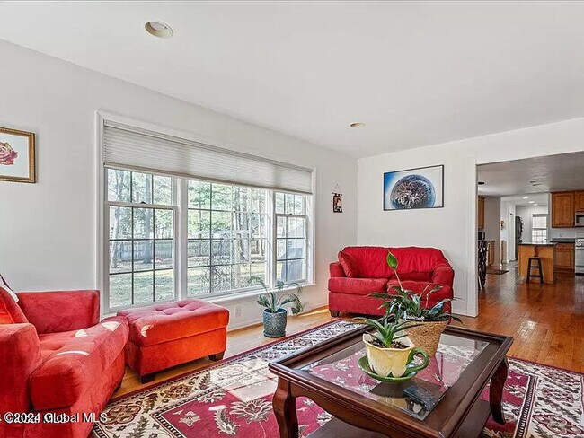 Building Photo - 633 Salvia Ln