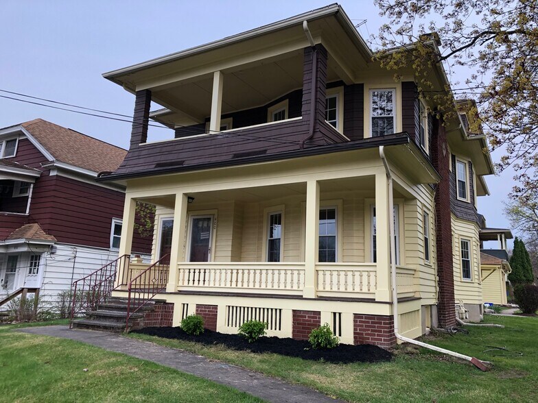 Building Photo - 402 Broad St