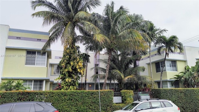 Building Photo - 833 10th St