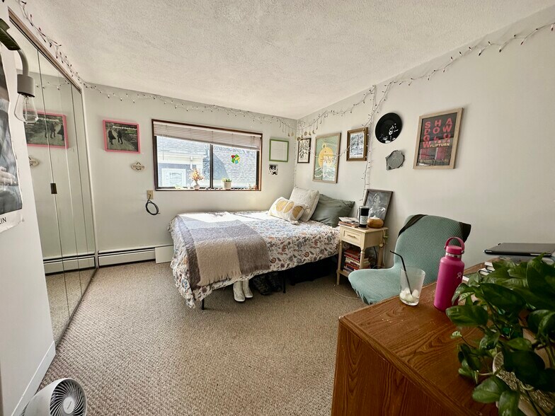 Building Photo - 61 6th St