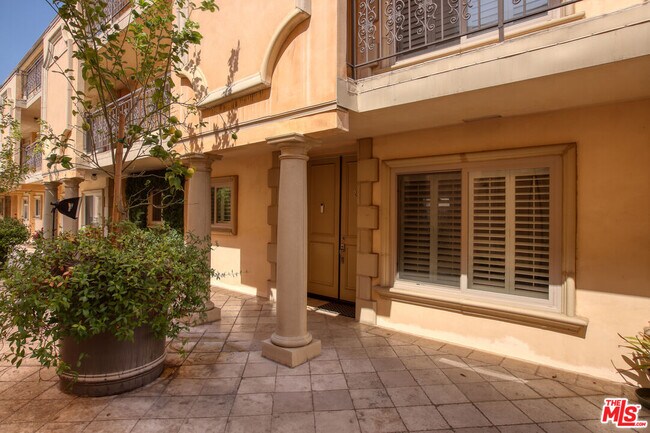 Building Photo - 1000 S Westgate Ave