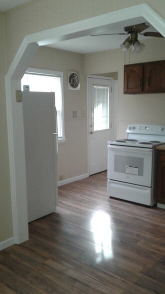 New stove - 1654 Pell Dr