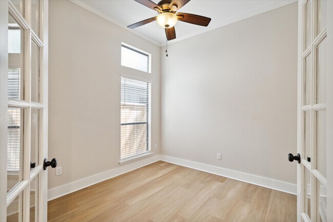 Building Photo - 31 Fire Flicker Pl