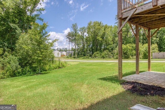 Building Photo - 122 Silver Birch Pass