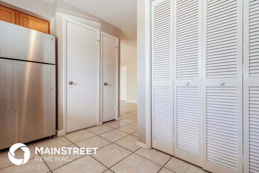 Building Photo - 9185 Chase St