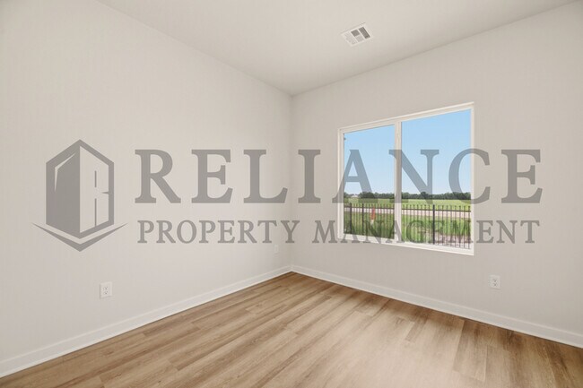 Building Photo - 157 N Gowen St