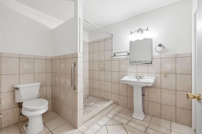Building Photo - Fully Remodeled Home in the Heart of Belmont