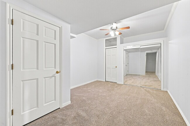 Building Photo - 680 Ridgeside Dr