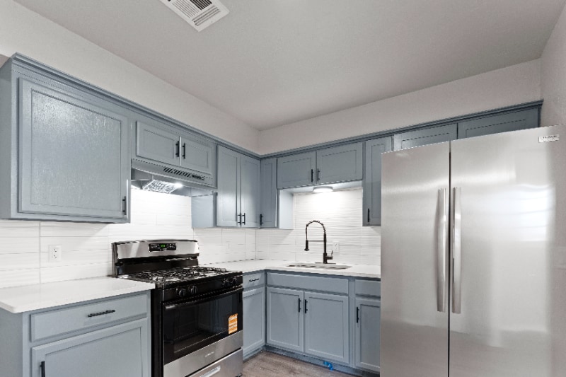 Building Photo - 1304 Pinewood Ct