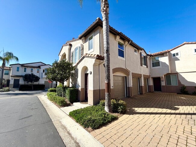 Building Photo - Stylish 2-Bedroom Condo in Gated Community with Balcony & Amenities