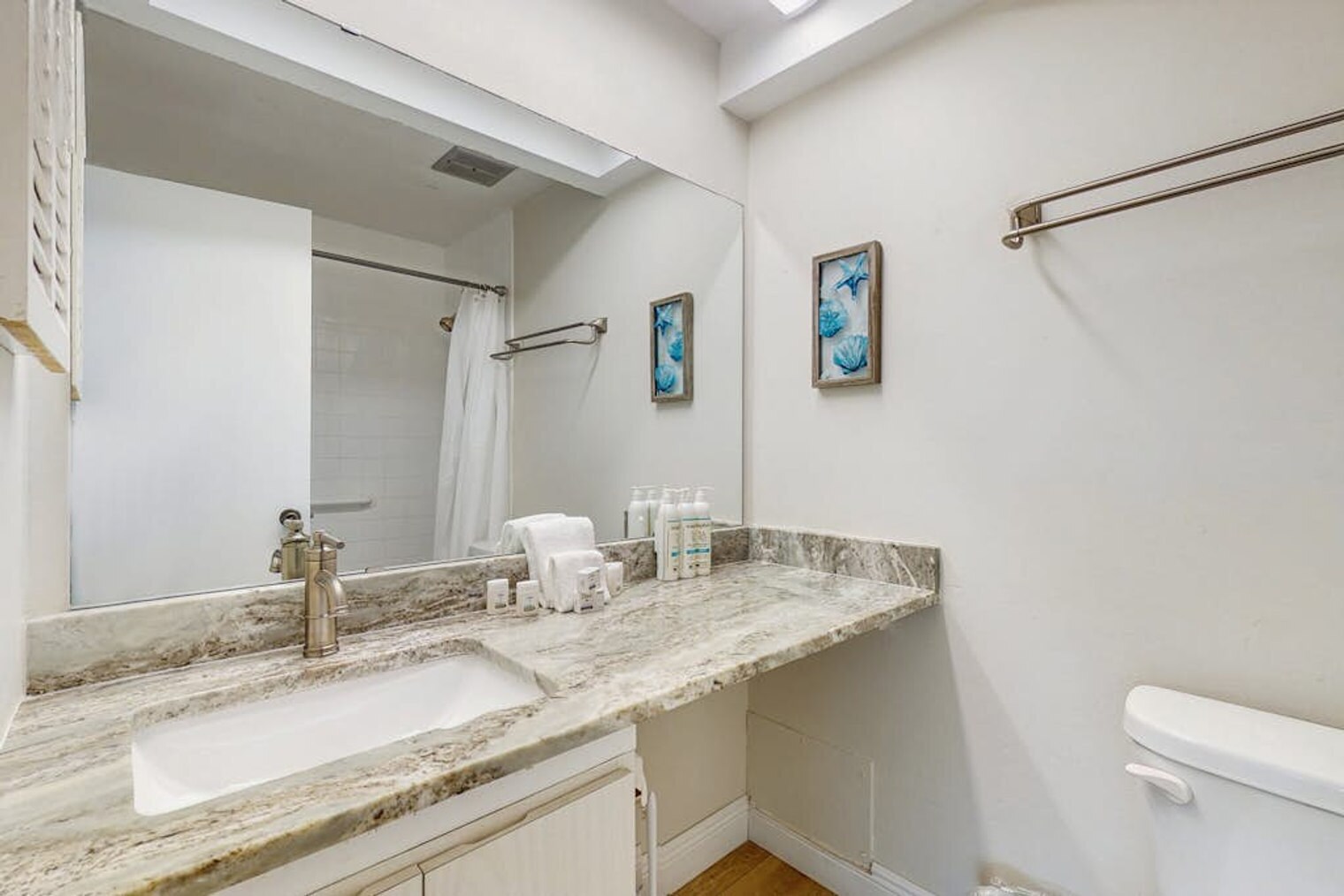 Building Photo - 6703 Midnight Pass Rd