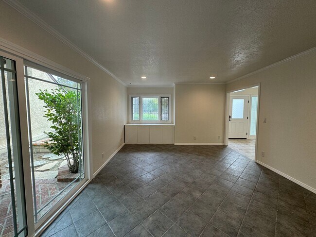 Building Photo - Beautiful 4Bd/2.5Ba Spacious Home in Missi...