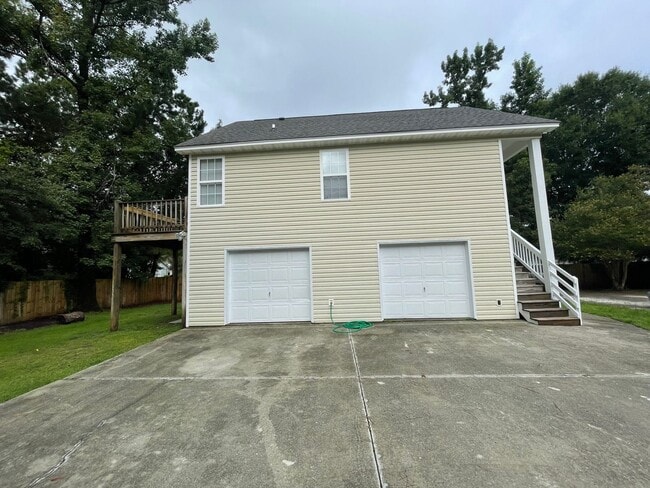 Building Photo - 4214 McClelland Dr