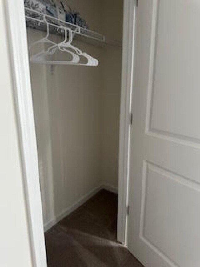 Building Photo - Knoxville 37932 - FULLY FURNISHED $3,300.0...