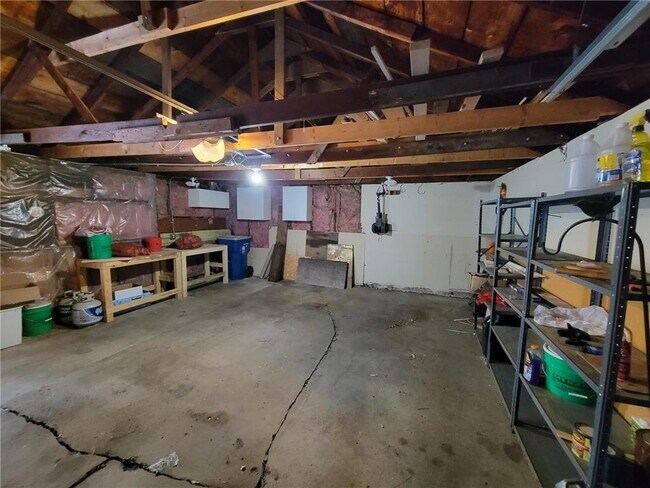 Building Photo - 966 Allen Ave