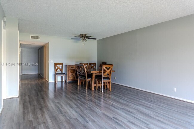 Building Photo - 16431 Blatt Blvd