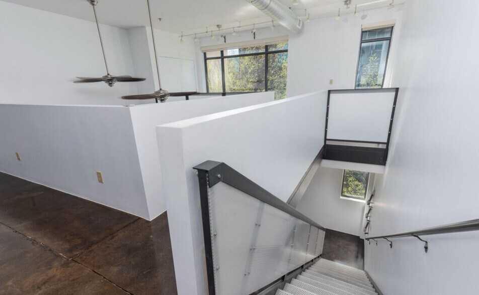 second floor - 400 E Main St