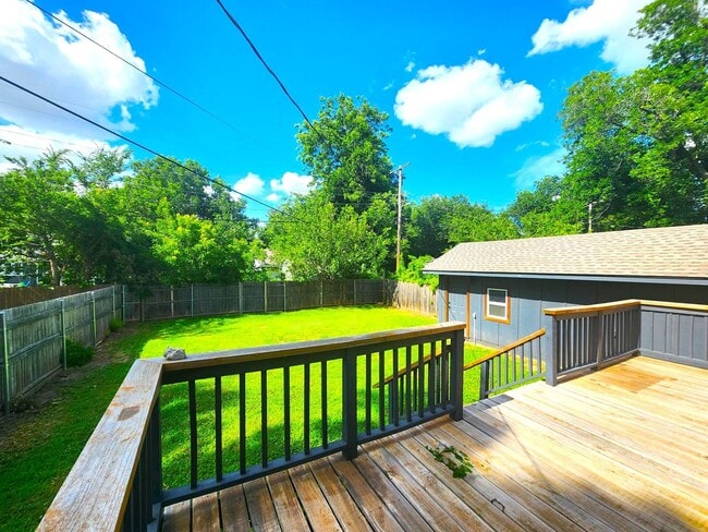 Building Photo - 3 Bed 2.5 Bath 1 Car Garage Built New 2021 in Gatewood Addition