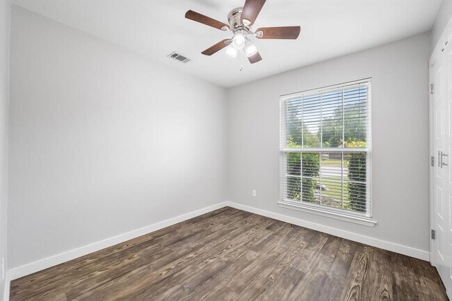 Building Photo - 12902 Lamplight Village Ave