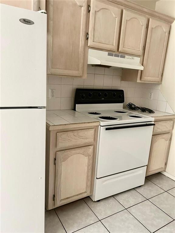 Building Photo - 16 S Logan Dr