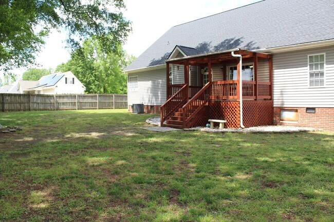 Building Photo - 500 Johnson Branch Rd