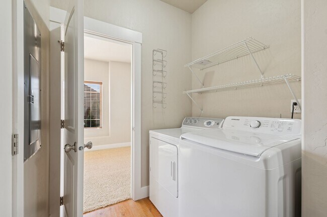 Building Photo - Cute Whitefish Home close to the Footbridge