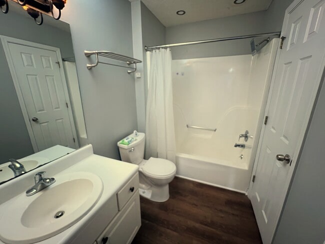 Building Photo - 68 Summer Oaks Dr