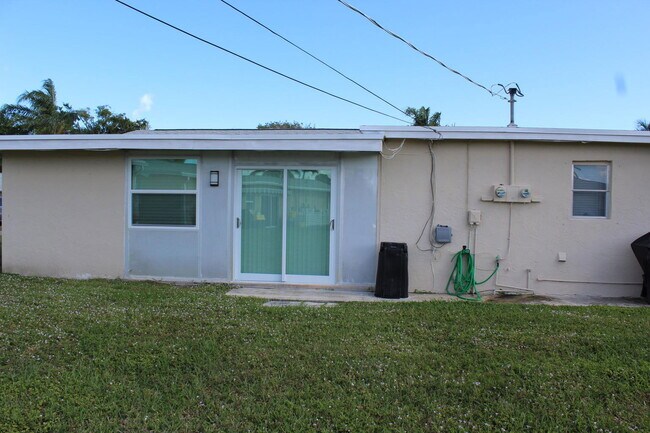 Building Photo - 2719 Peer Ln