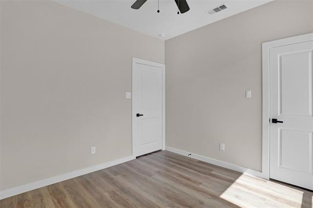 Building Photo - 705 E Hanna St