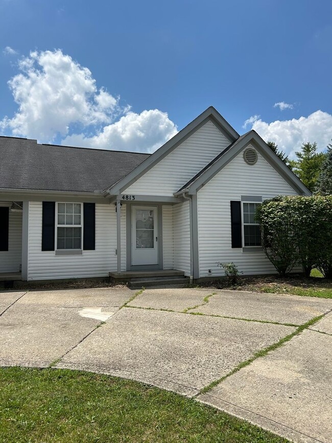 Primary Photo - Beautiful 3 Bedroom Duplex with Garage and...