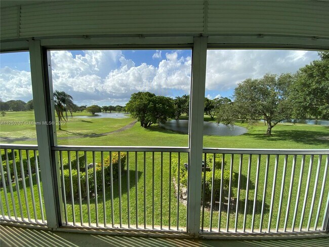 Building Photo - 13250 SW 4th Ct