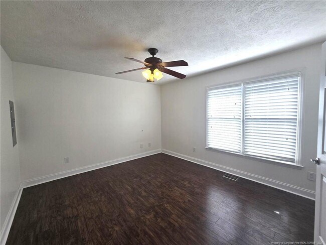 Building Photo - 5544 Bear Creek Cir