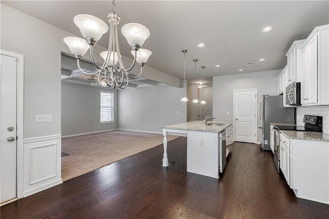Building Photo - 5216 Apple Grove Rd NE