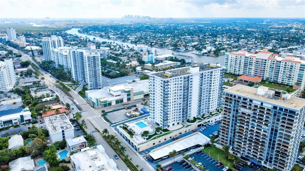 Building Photo - 3015 N Ocean Blvd