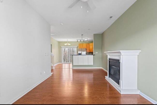 Building Photo - 408 Fuller's Cir