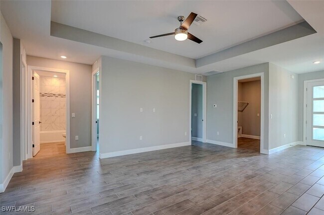 Building Photo - 428 SW 28th Pl